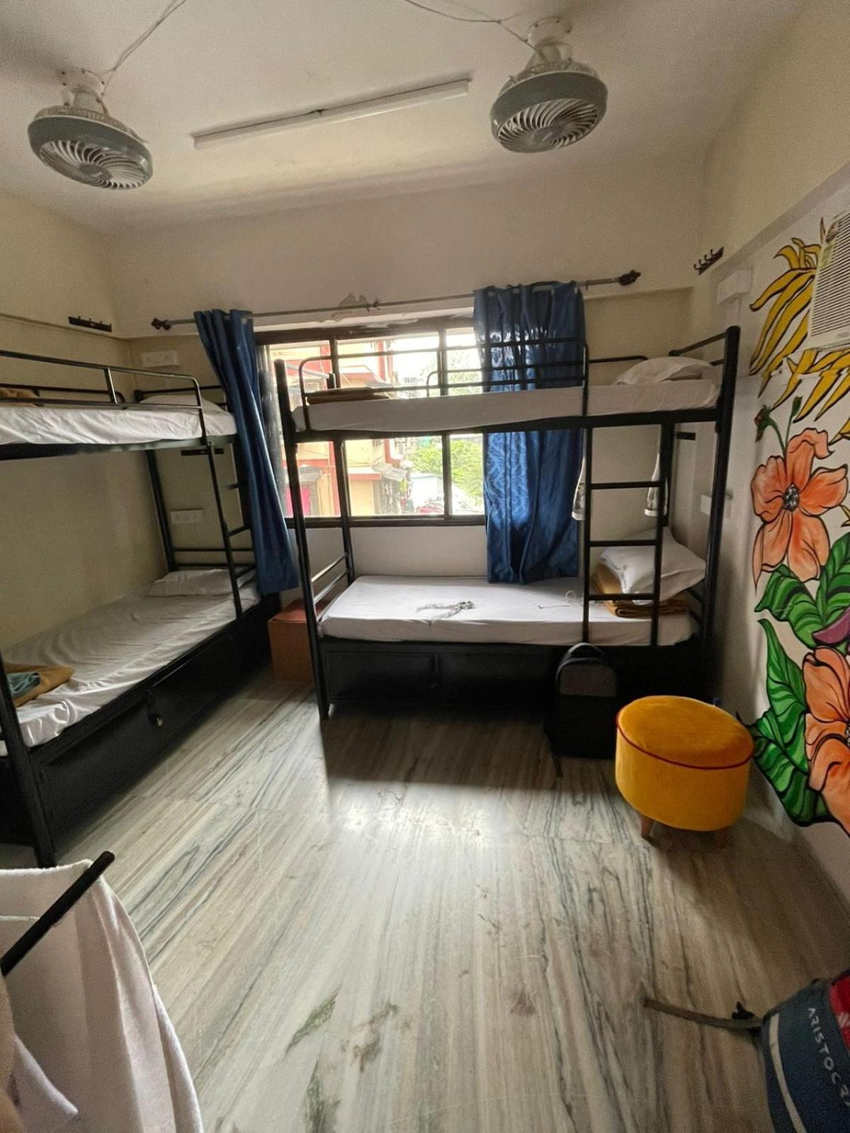 Krazy Solo Hostel Mumbai Bagian luar foto